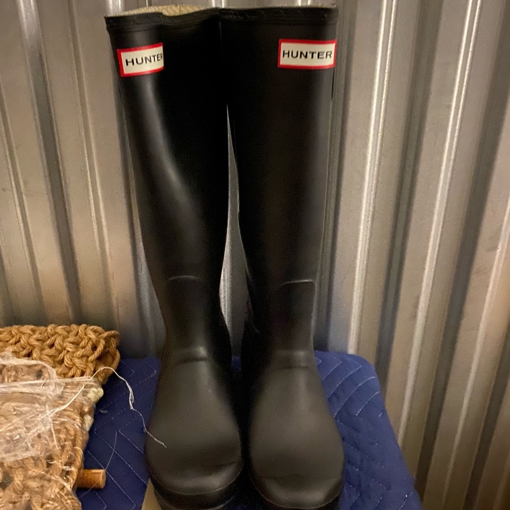 Black Hunter Rain boots- like new